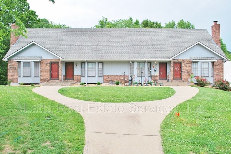 1st image of 328 NW Millstone Cir