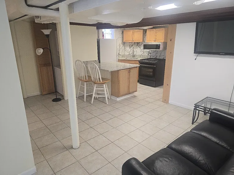 707 S Division St — Photo 22