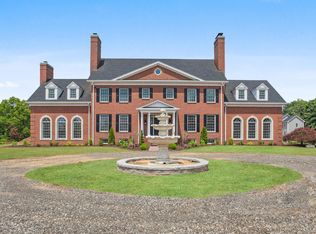 725 Whispering Oaks, Cheshire, CT 06410