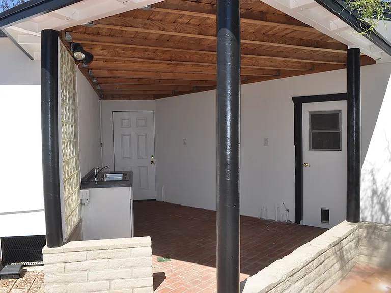 8785 Regency Rd — Photo 23