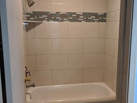 3rd image of 2244 13th Ave W APT 408