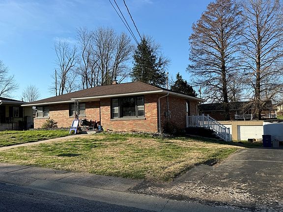2nd image of 115 Gaylord Dr