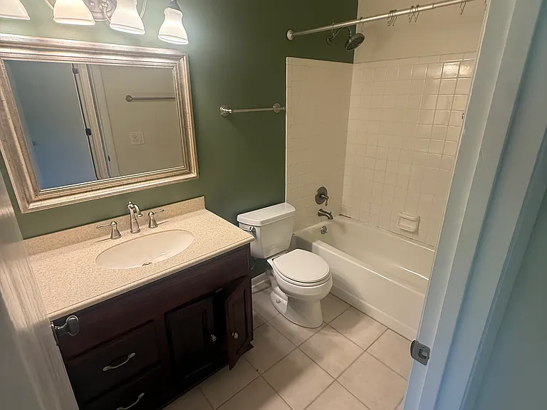 10 Woodland Hills Dr #10 — Photo 9