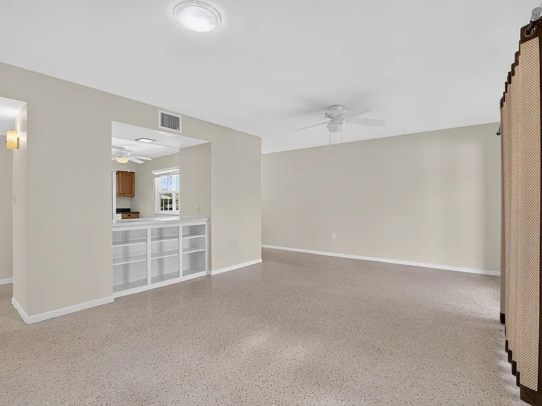 705 Thunderbird Ave — Photo 28