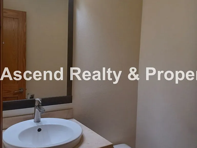 830 SW Broadway Dr #8 — Photo 6