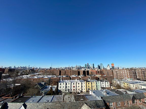 5th image of 4810 43rd Ave #7K