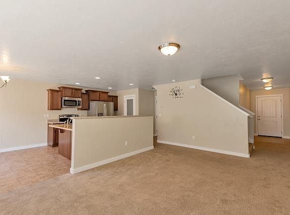 5th image of 2282 E Deer Park Ln