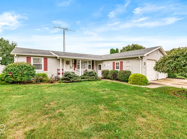 411 Linden Dr, Spiceland, IN 47385