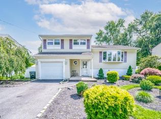 6 Brewster Pl, Flanders, NJ 07836