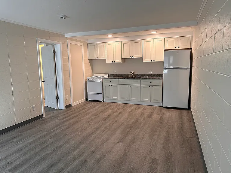 2034 Riverdale St #208 — Photo 2