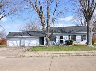 525 Greenleaf Dr, Evansville, IN 47710