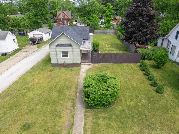 226 Hendricks St, Michigan City, IN 46360
