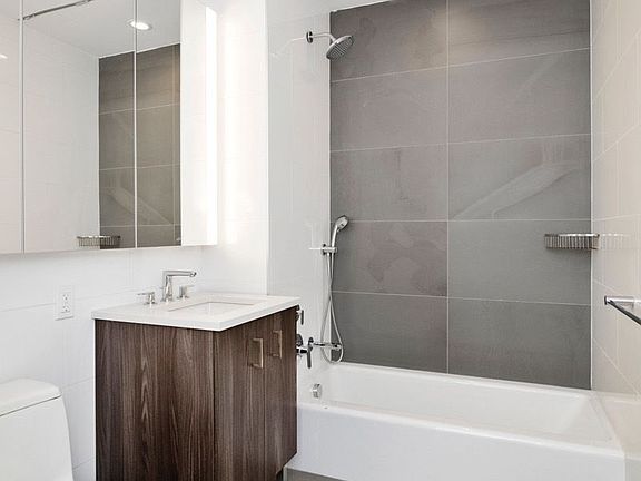 3rd image of 42 W 33rd St #34S