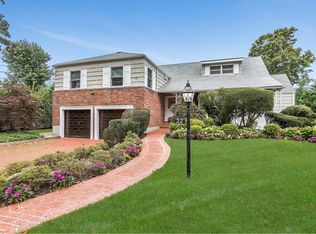 22 Arthur Dr, East Rockaway, NY 11518