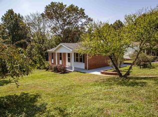 200 Saint Ives Rd, Charlottesville, VA 22911