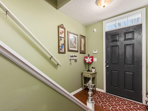 3rd image of 5594 Rainbow Falls St #21