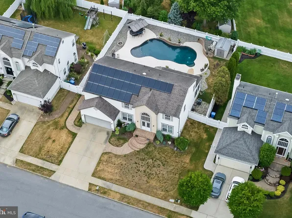 12 Williamsburg Way, Woolwich Township, NJ 08085