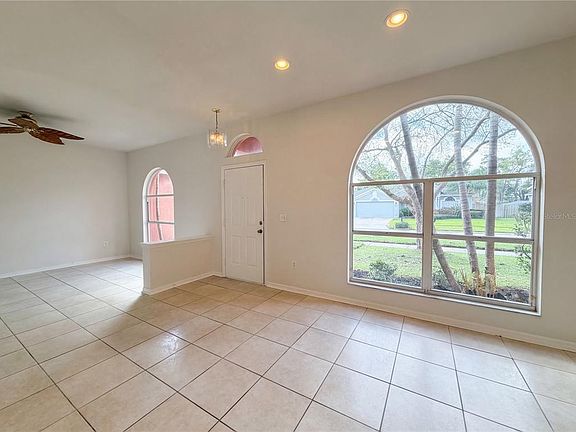 4th image of 2727 Valencia Grove Dr