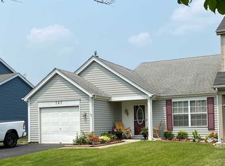 787 Stanford Ln, Carol Stream, IL 60188