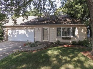 2866 Garden Dr, Lisle, IL 60532