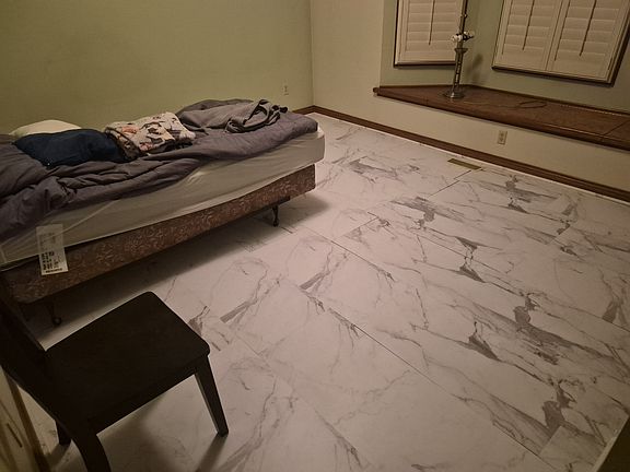 3rd image of 353 Creekbend Ln