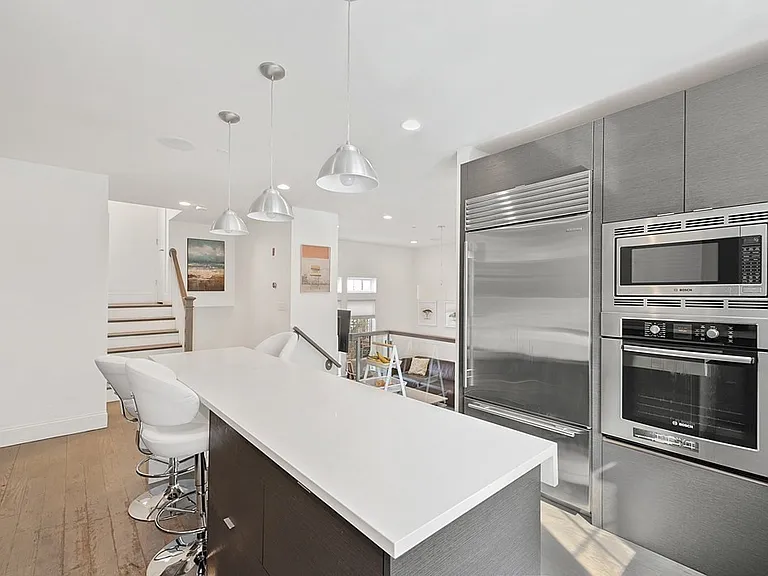 39 Elmwood St #3 — Photo 11