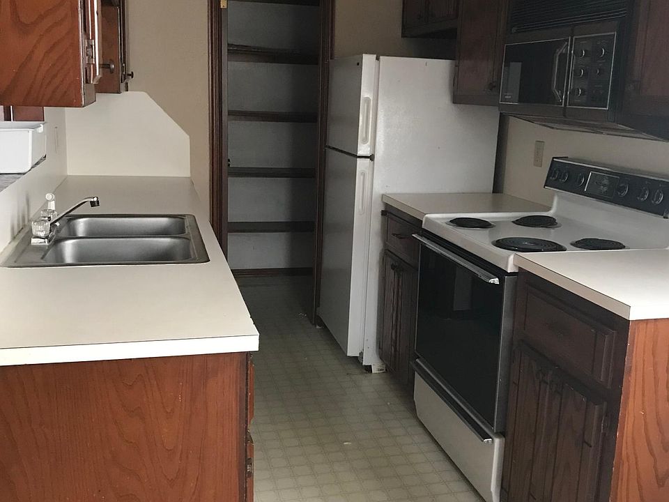 Kitchen/Pantry
