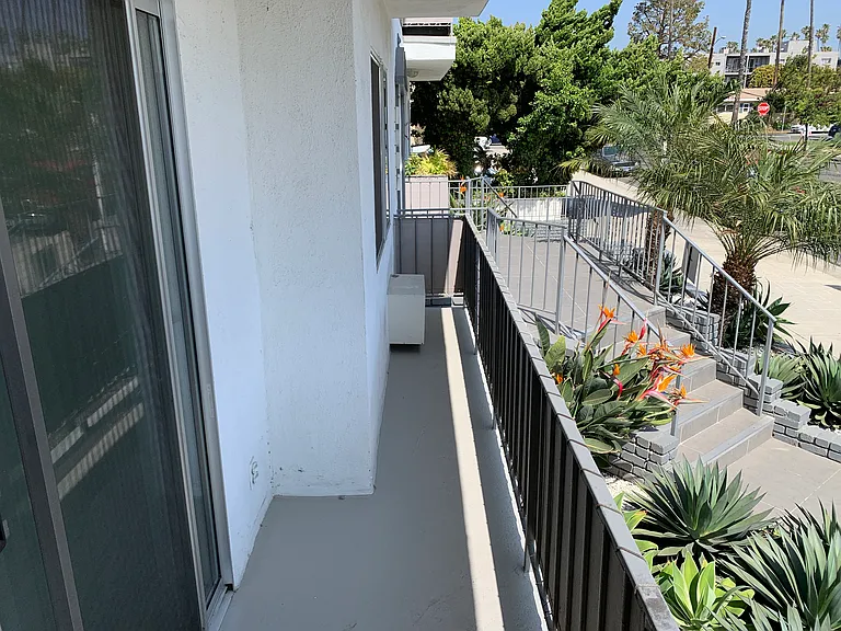 Vantage Point Apartments West — Photo 11