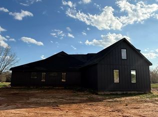 992 Bumblebee Ln, Wellford, SC 29385