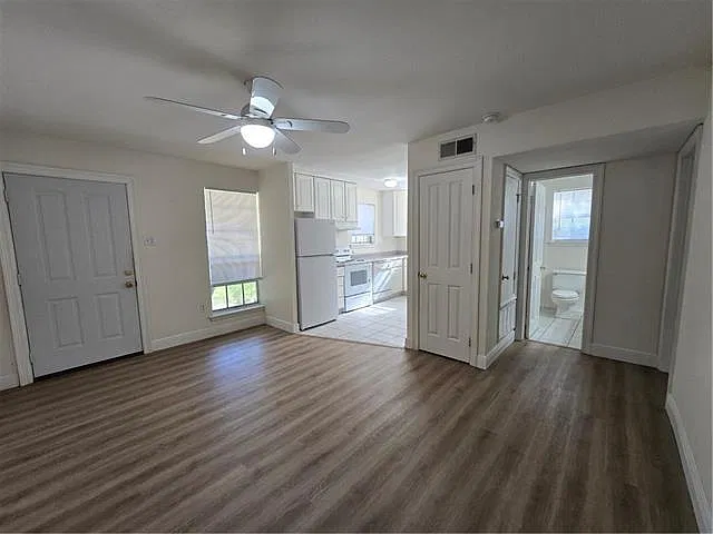 1 bed, 1.0 bath, 900 sqft, $1,150 — Photo 4