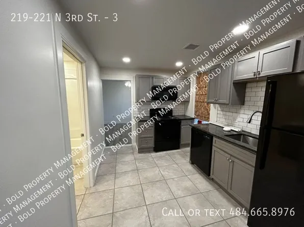 219-221 N 3rd Ave, Pottsville, PA