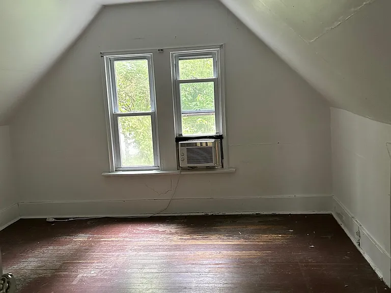 5260 Forbes Ave — Photo 9