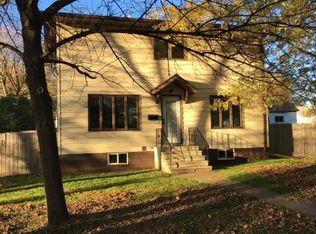 1519 10th St E, Glencoe, MN 55336