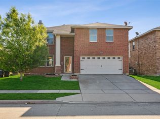 16512 Woodside Dr, Justin, TX 76247