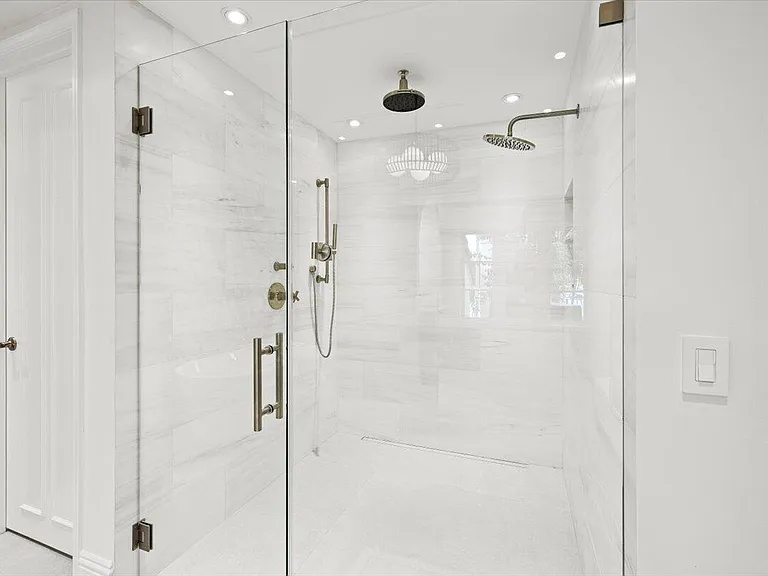 1313 E Lake Dr — Photo 54