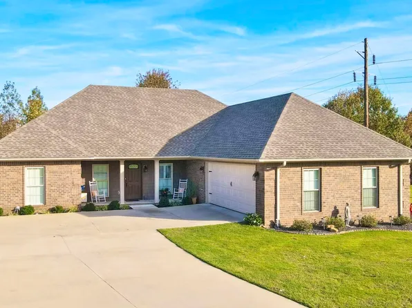 150 Hidden Hill Cv, Martin, TN 38237