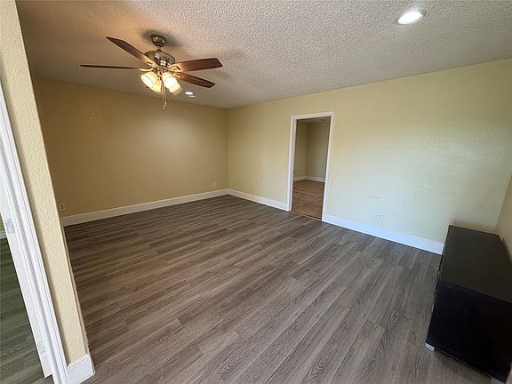 4th image of 2501 Maple St