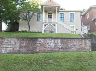 415 N 5th St, Hannibal, MO 63401