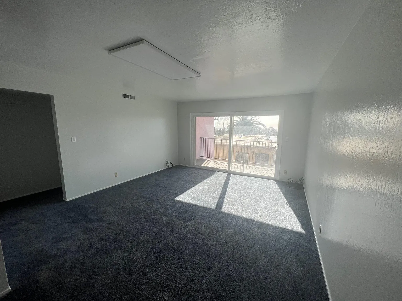 3 bed, 1100 sqft, $2,995 — Photo 2