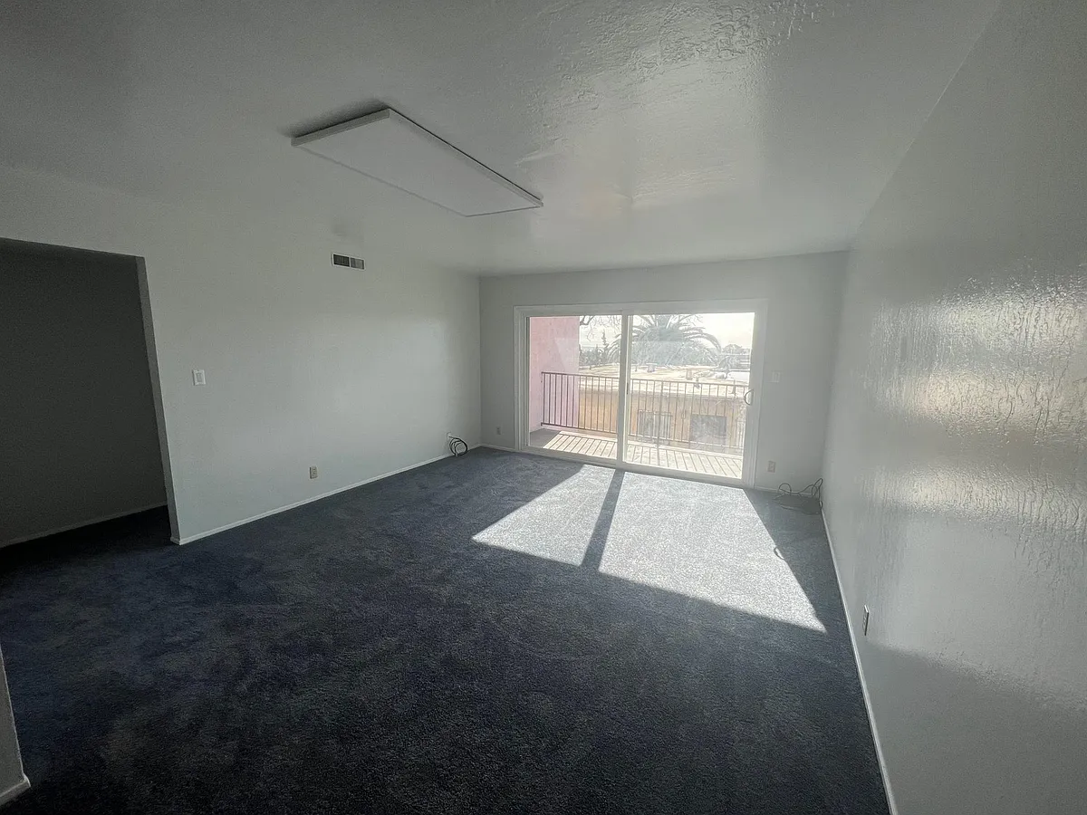 Building Photo - 2426 Fern St #D