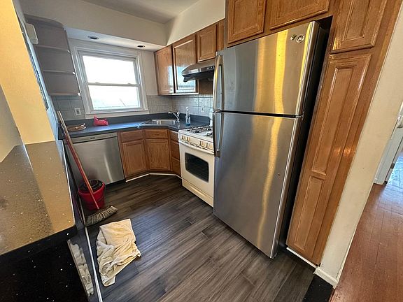 3rd image of 6121 215th St Fl 2