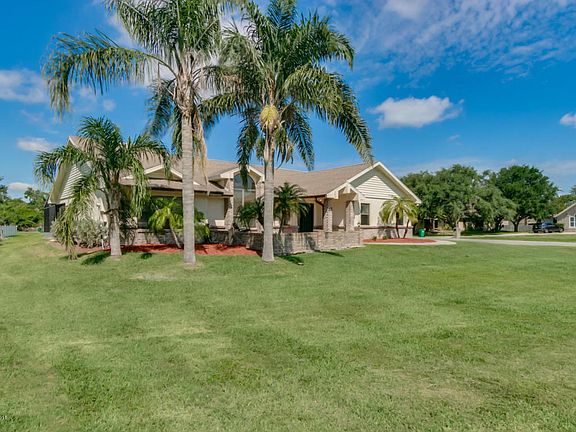 3rd image of 3315 Horse Trail Ct
