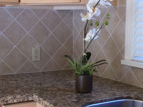 Kitchen - maple cabinet and granite countertop