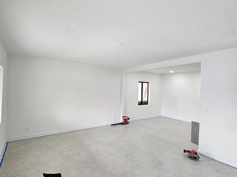 1601 NW 36th Ave #1 — Photo 2