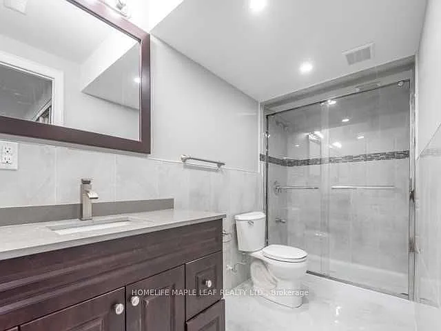 5 Troyer St photo 1