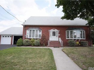 99 Roderick Ave, Staten Island, NY 10305