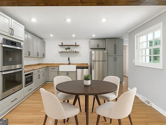 3rd image of 124 Beech Creek Dr NW