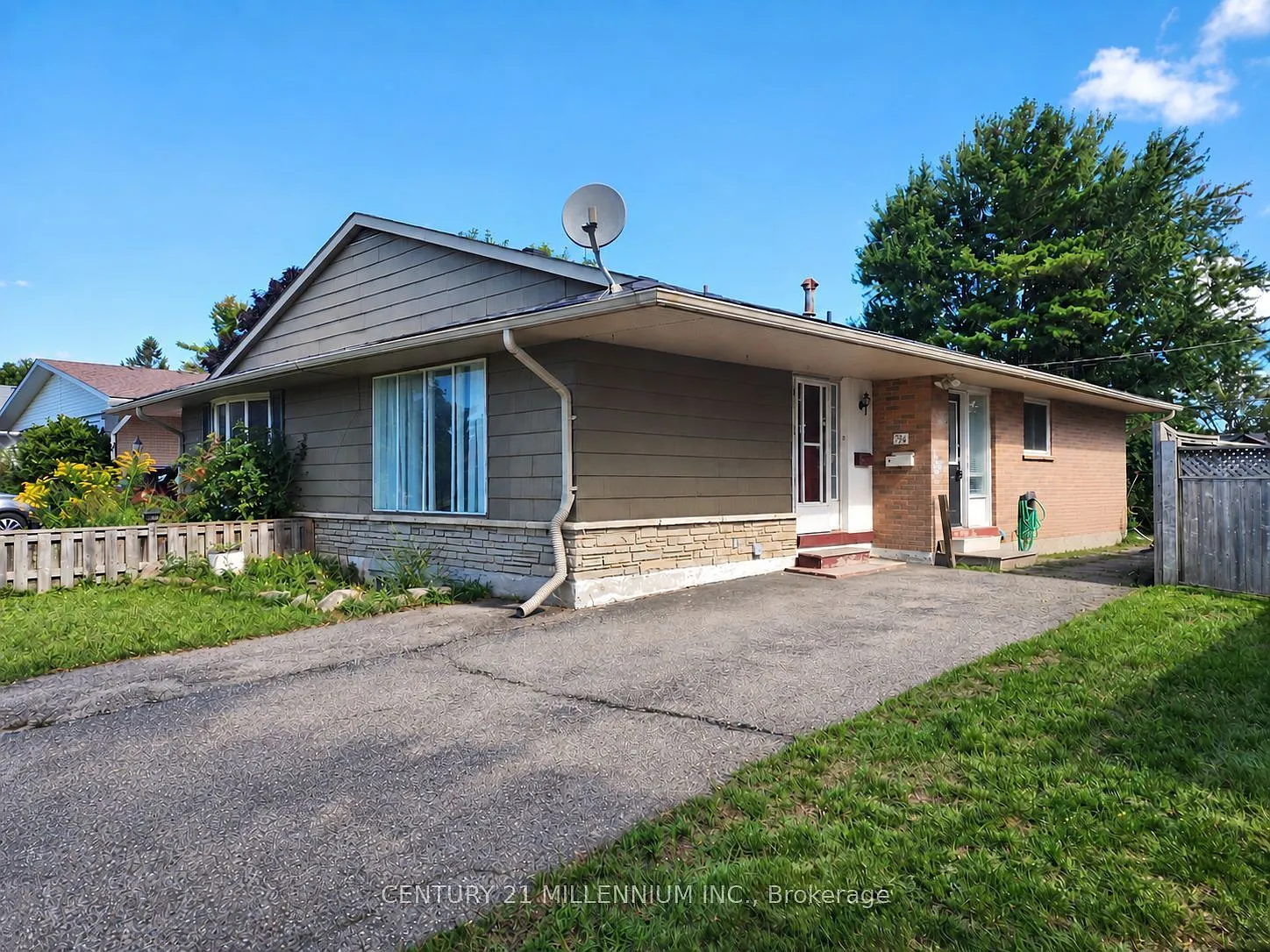 3 bed, $2,400 — Photo 2