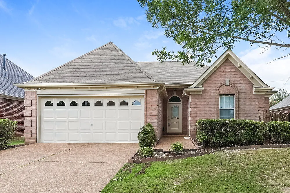 3 bed, 2.0 bath, 1549 sqft, $1,910 — Photo 1