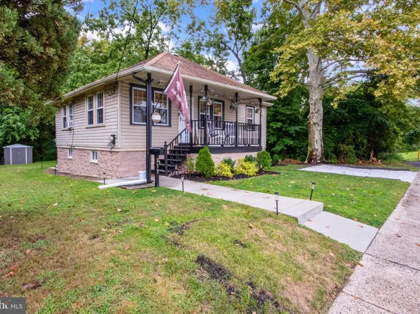 215 4th Ave, Lester, PA 19029